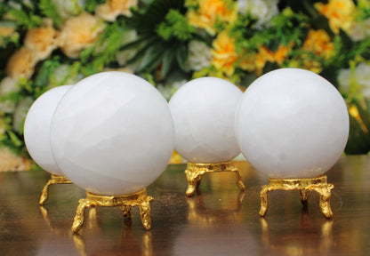 White Aventurine Sphere Ball : 4 to 5 cm with Golden Stand