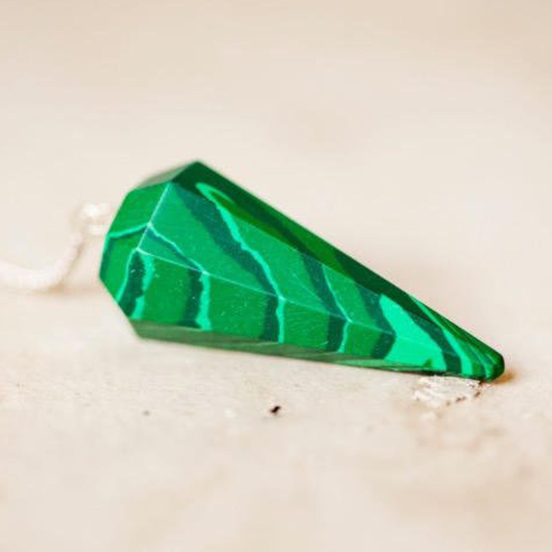 Malachite Crystal Stone Pendulum Dowser Crystal Pendulum Reiki Healing Crystal