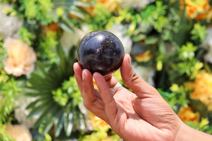 Iolite Mineral Quartz Healing Crystal Ball Sphere, 305g, 65mm, with Gold Plated Base for Home Decor